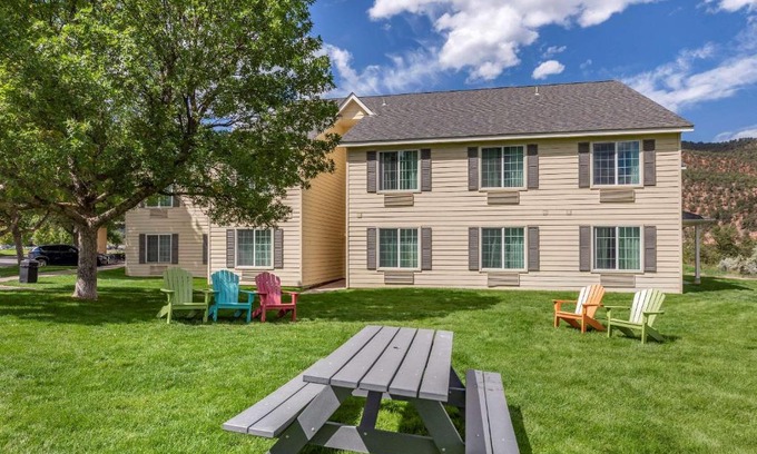Carbondale Hotel | Comfort Inn & Suites Carbondale on the Roaring Fork