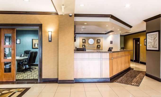 Meriden Hotel | Comfort Inn & Suites Meriden East