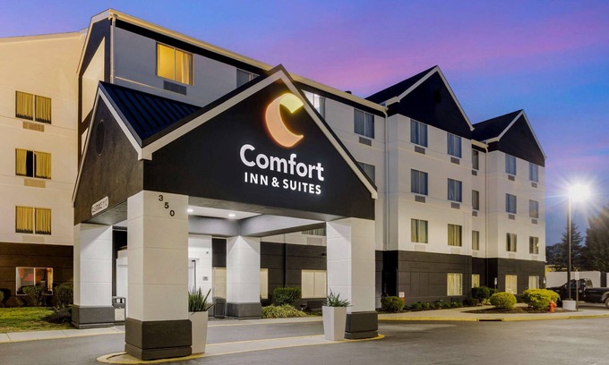 Mount Laurel Hotel | Comfort Inn & Suites Mt. Laurel-Philadelphia