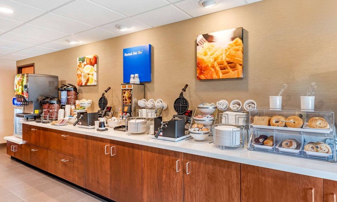 Lincoln Hotel | Comfort Inn & Suites near Route 66