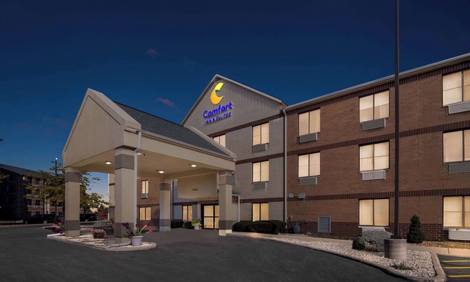 Tinley Park Hotel | Comfort Inn & Suites near Tinley Park Amphitheater