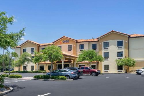 St. Petersburg - Clearwater Hotel | Comfort Inn & Suites Northeast - Gateway