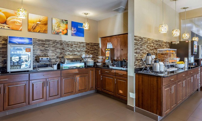North Aurora Hotel | Comfort Inn & Suites North Aurora - Naperville