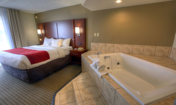 Rochelle Hotel | Comfort Inn & Suites Rochelle - DeKalb