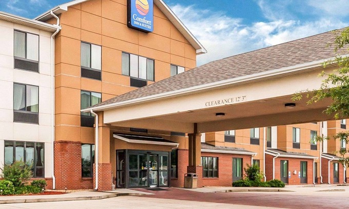 Miner Hotel | Comfort Inn & Suites Sikeston I-55