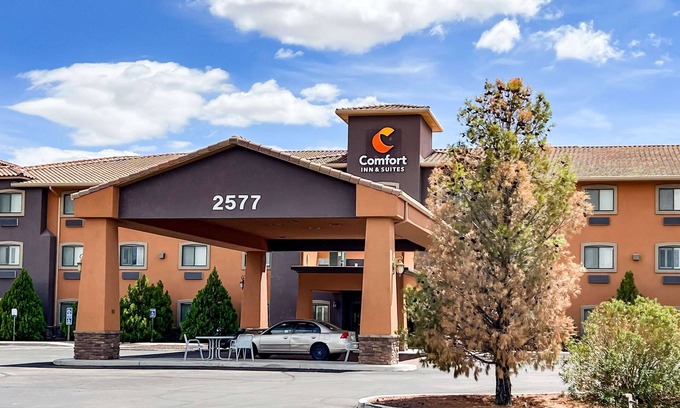 Safford Hotel | Comfort Inn & Suites Thatcher - Safford