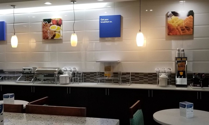 Tulsa Hotel | Comfort Inn & Suites Tulsa I-44 West - Rt 66