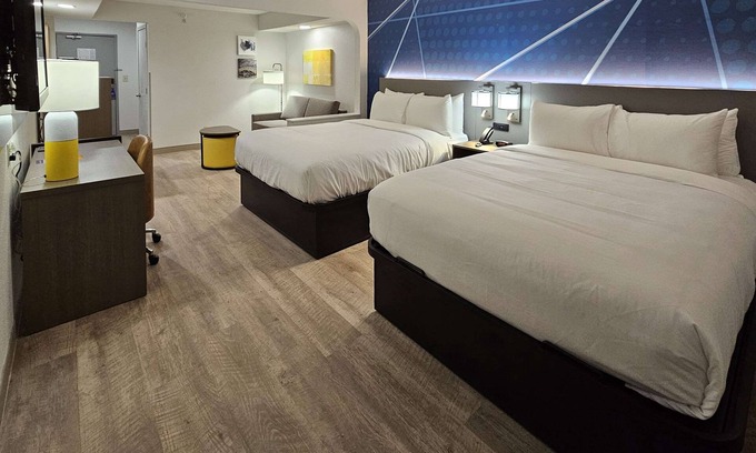 The Gate Hotel | Comfort Inn & Suites