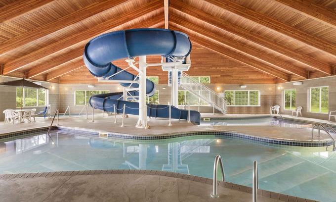 White Bear Lake Hotel | Comfort Inn & Suites St. Paul Northeast