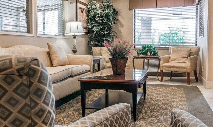 Utica Hotel | Comfort Inn Utica