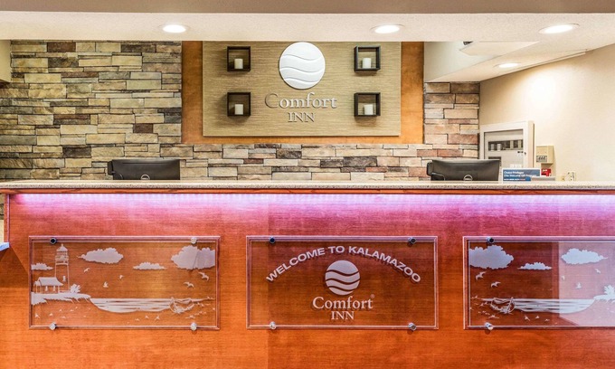 Kalamazoo Hotel | Comfort Inn Wings Stadium