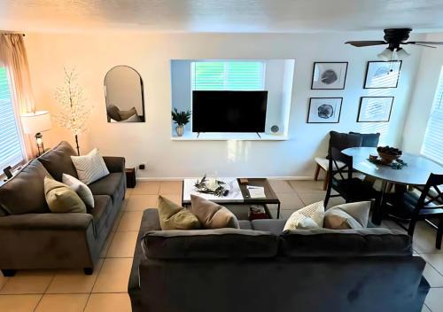 Three Rivers House | Comfort meets Tranquility by the Sequoia Entrance