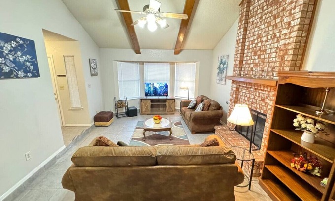 El Paso House | Comfort & Productivity Haven!