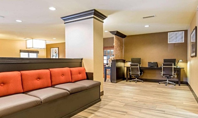 Fairview Heights Hotel | Comfort Suites Fairview Heights