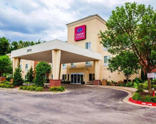Independence Hotel | Comfort Suites Independence - Kansas City