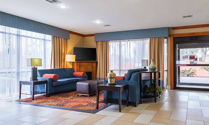 Lake Charles Hotel | Comfort Suites Lake Charles