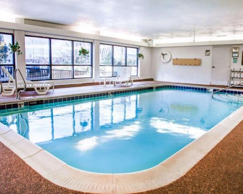 Lombard Hotel | Comfort Suites Lombard - Addison