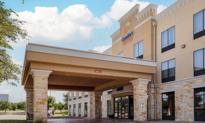 McNeil Hotel | Comfort Suites Pflugerville - Austin North