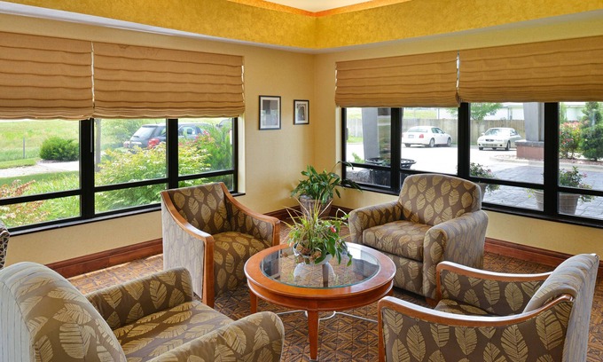Salina Hotel | Comfort Suites Salina South