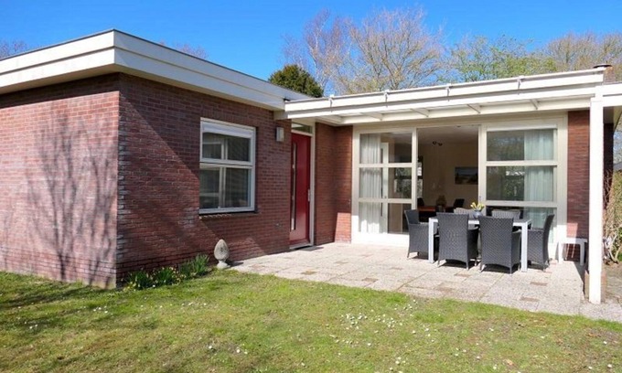 Sint Maartensvlotbrug House | Comfortable, sunny holiday home on Park Campanula, 2 bedrooms, WiFi, close to beach, forest and dunes