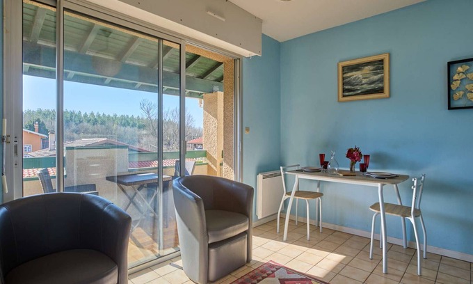 Barbotan-les-Thermes Apartment | Comfortable T1 Bis with Balcony and Free Wi-Fi, Near Thermal Baths