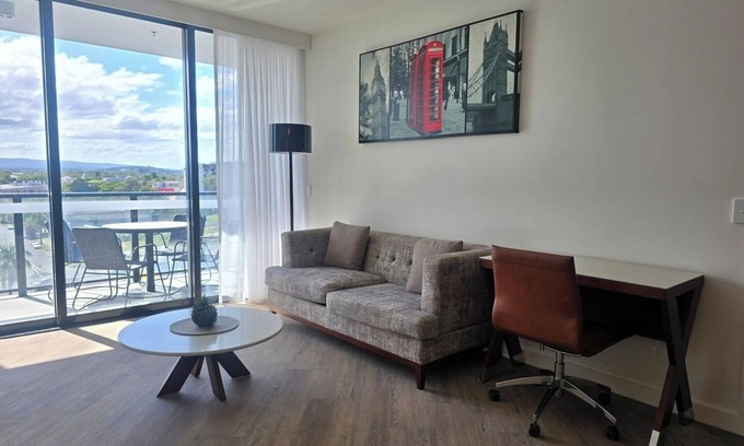 Southport Apartment | Comfortable 2 BDR Apartment in Central Southport