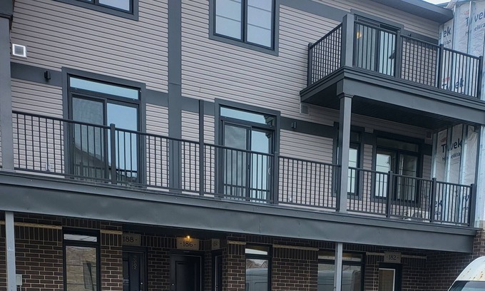 Kitchener Condo | Comfortable 2-Bedroom, 2-Bathroom Apartment in Kitchener - Perfect for everyone!