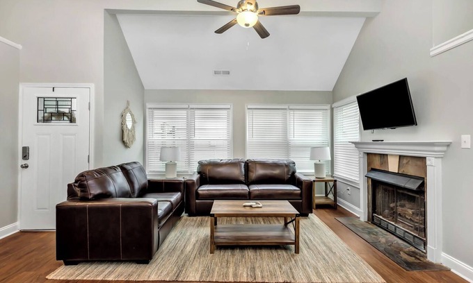 Madison House | Comfortable 2 Bedroom Home Near Research Park