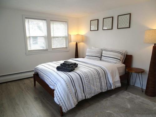 Wayland Apartment | Comfortable 3 Bed Apt in Quiet Neighborhood