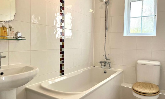 Bicester House | Comfortable 3 bedroomed house in Bicester