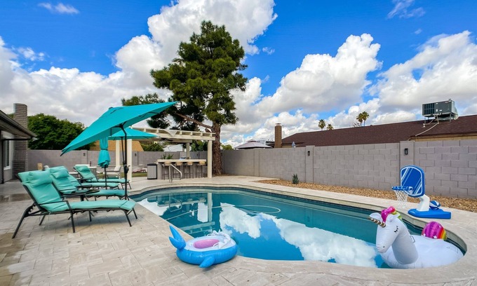 Glendale House | Comfortable 3BR Oasis | Heated Pool + Game Room