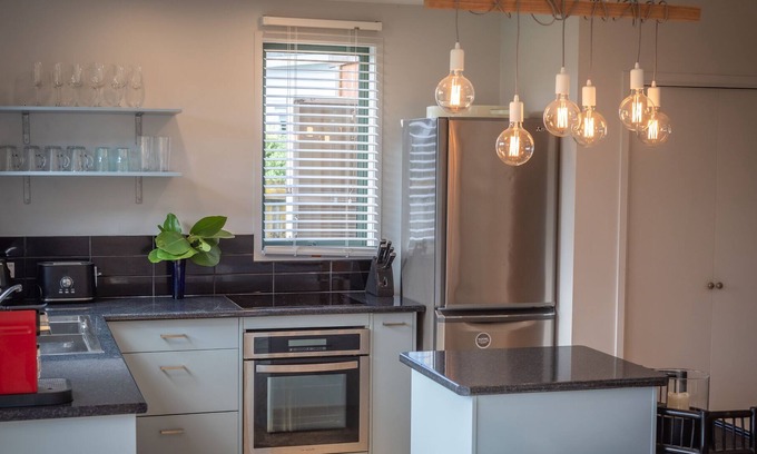 Blackpool House | Comfortable Adaptable home in a great location on Waiheke