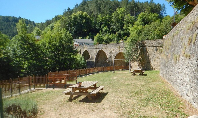 Treves House | Comfortable and compact mobile home near the river Le Trèvezel.