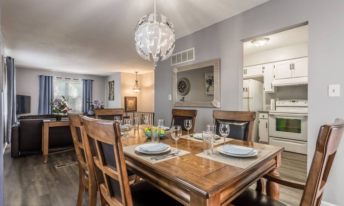 Lenexa House | Comfortable and elegant 3BDR duplex, unit # 3