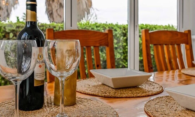 Roldan House | Comfortable and Spacious Townhouse - LA188LT