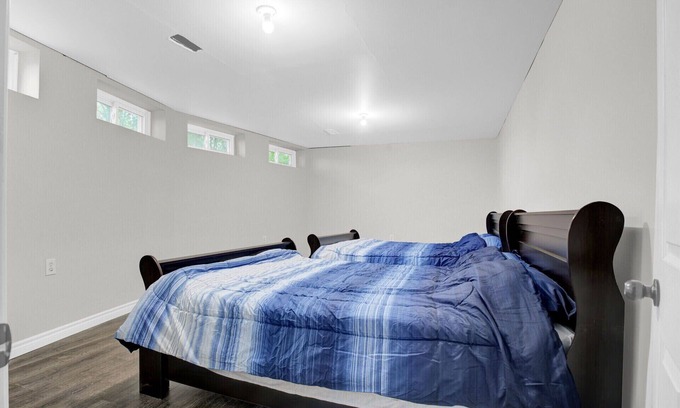 Amaranth Other | Comfortable and modern guest place