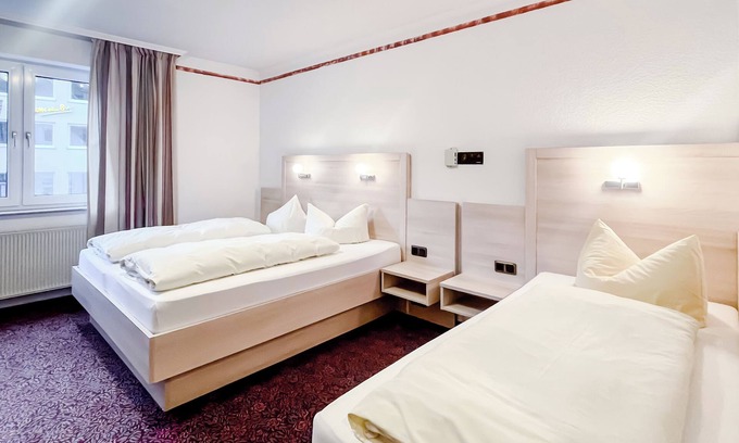 Zueschen Apartment | Comfortable and versatile room -perfect for relaxation, work and exchange