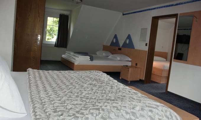 Zueschen House | Comfortable and versatile room-perfect for relaxation, work and exchange