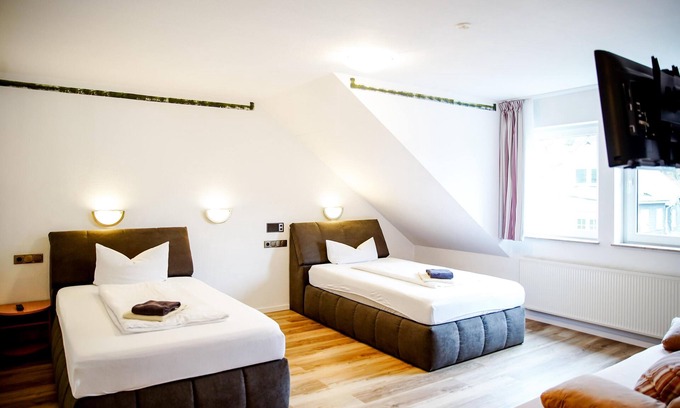 Zueschen Apartment | Comfortable and versatile room -perfect for relaxation, work and exchange