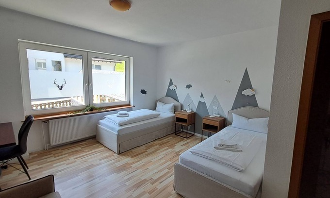 Zueschen House | Comfortable and versatile room -perfect for relaxation, work and exchange