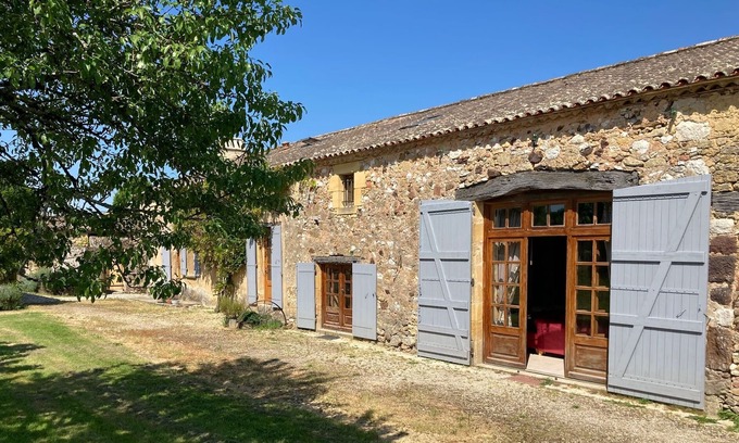 Sainte Croix de Beaumont House | Comfortable and warm group accommodation in the heart of nature