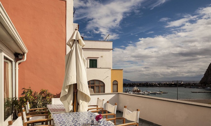 Sant'Angelo Apartment | Comfortable apartment with terrace on the sea.
