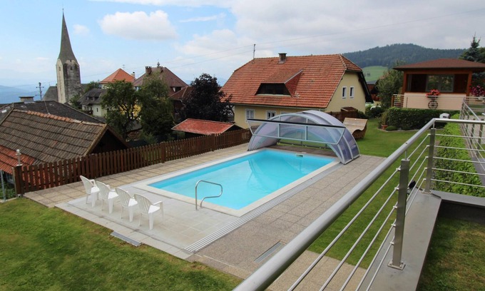 Liebenfels Apartment | Comfortable apartment with large balcony and pool