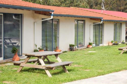 Burinhosa Apartment | Comfortable apartment in Pataias with garden and shared pool