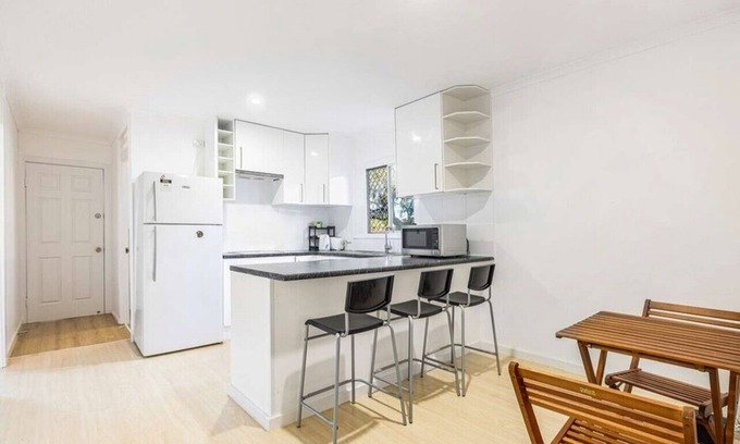 Mount Gravatt East House | Comfortable 2 Queen & 1 Double Bedroom, Mansfield