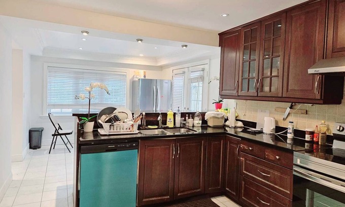 Willowdale Bed & Breakfast | Comfortable Bedroom in central Yonge and Sheppard and North York Centre