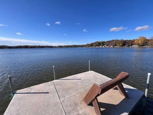 Bohners Lake House | Comfortable Cabin on Lake and 20 min from Ski Hill and Alpine Valley