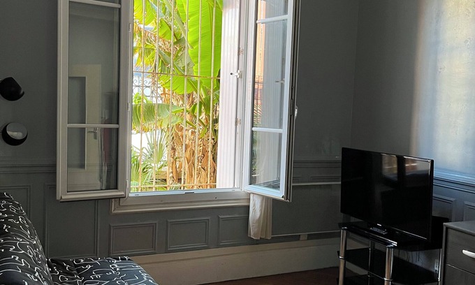 Sainte Marie - Saint Leon Apartment | Comfortable city center studio near train station
