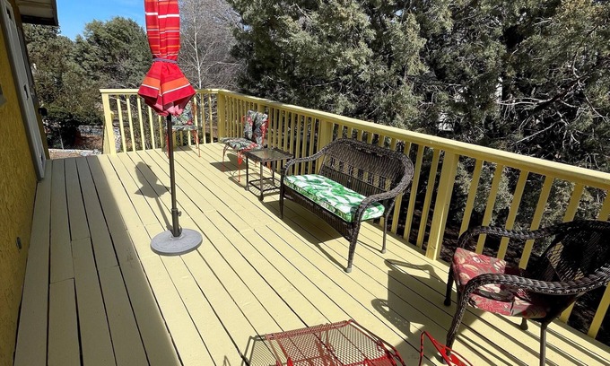 Prescott House | Comfortable, Colorful, and Affordable!