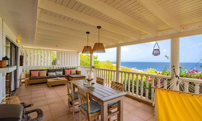 St. Marie House | Comfortable Coral Estate Villa with Ocean View